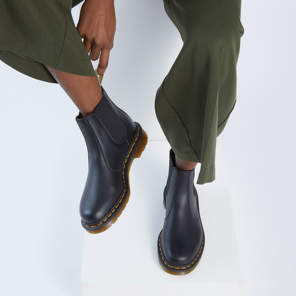 Dr martens vegan hot sale 2976 canada