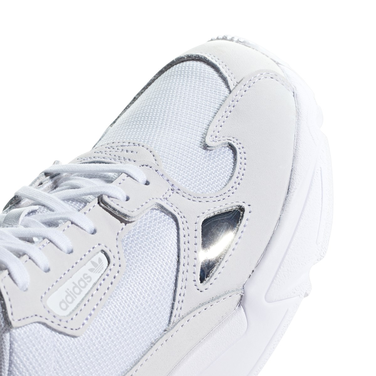 Women's Falcon Sneakers in White 