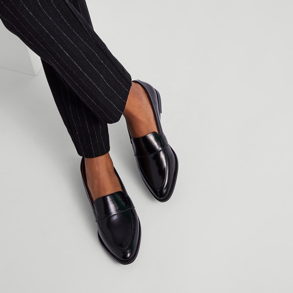 Women's Izabel Loafers in Black | Little Burgundy