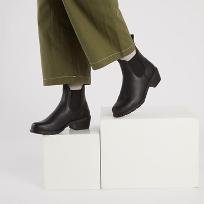 1671 Women's Series Heel Boots in Black Alternate View