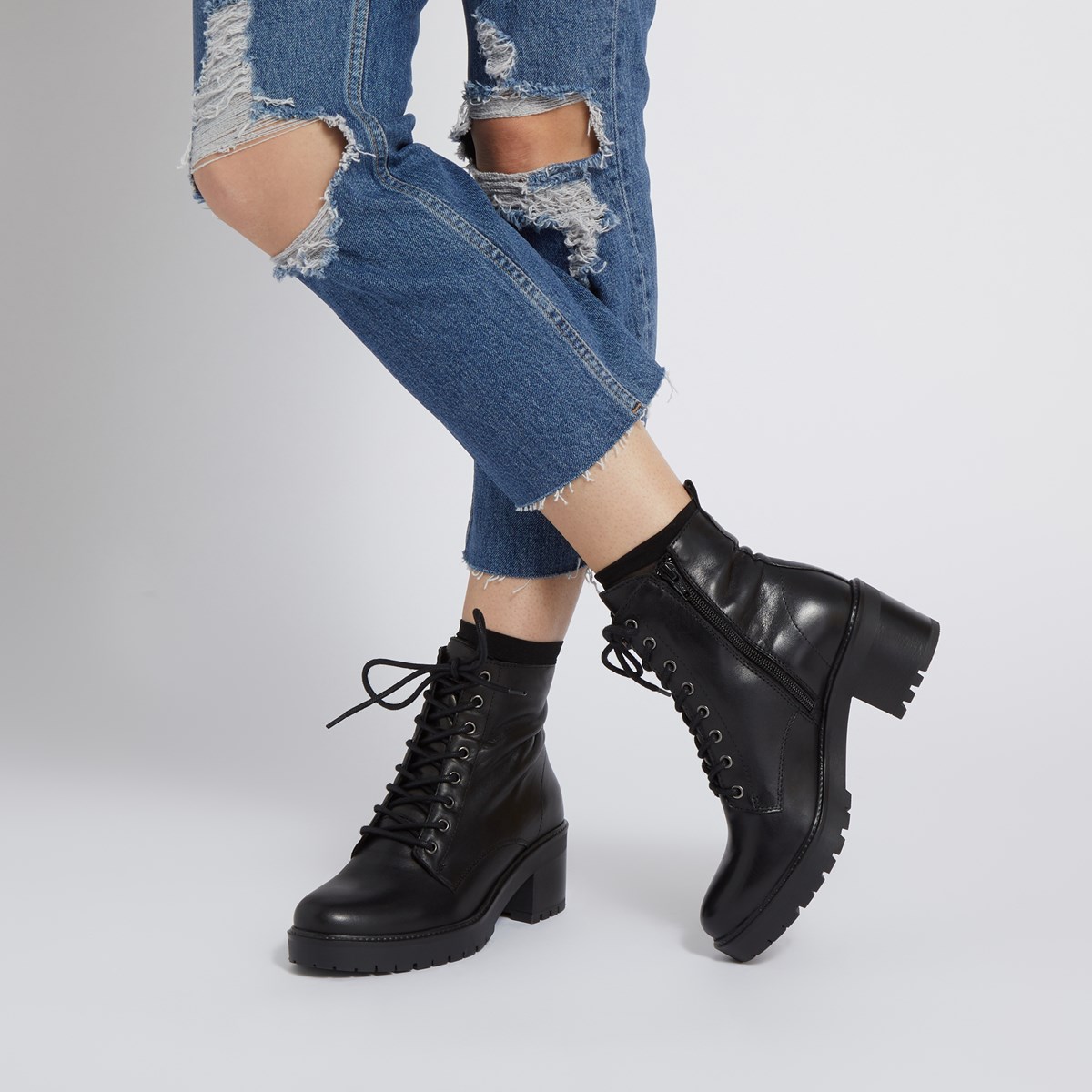 Women's Yasmine Ankle Boots in Black | Little Burgundy