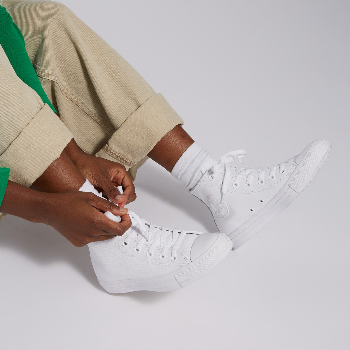kravle Tick udskille Chuck Taylor All Star Hi Leather Sneakers in Mono White | Little Burgundy
