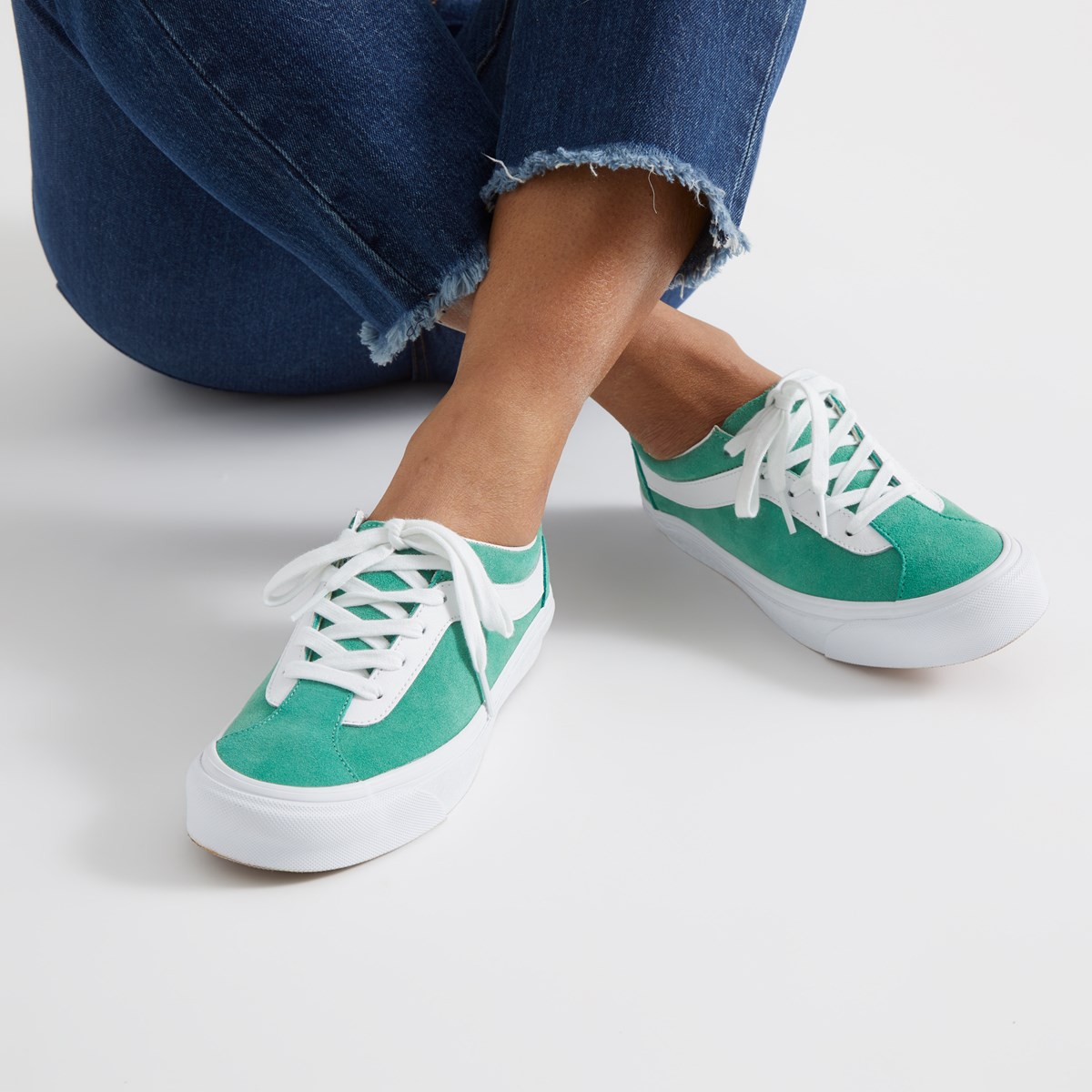 Women's Bold Ni Sneakers in Green 