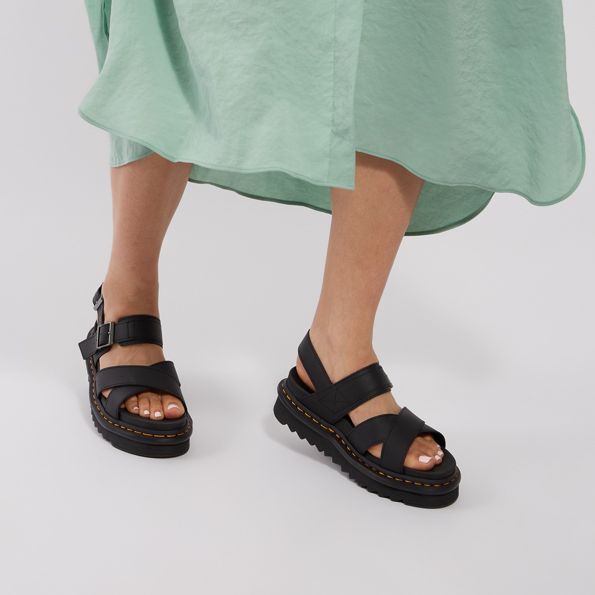 Dr martens vibal clearance closed sandals in black