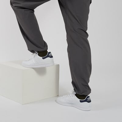 Men's Stan Smith Primegreen Sneakers in White/Navy Blue Alternate View