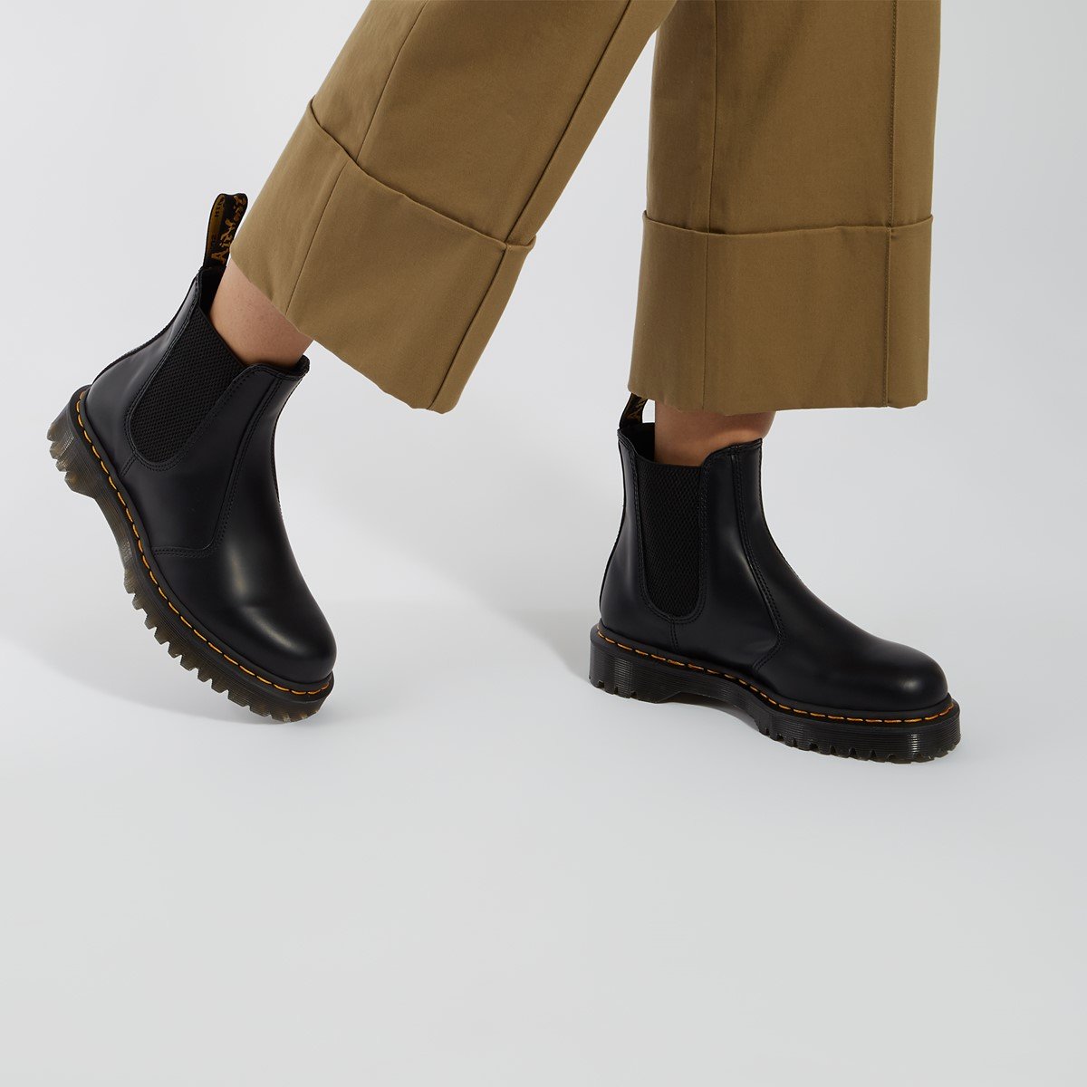 Women's 2976 Bex Chelsea Boots in Black | Little Burgundy