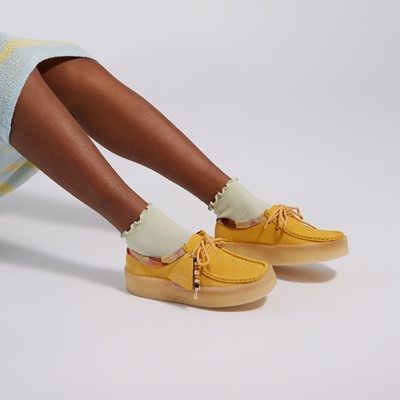 Chaussures style mocassin Wallabee Cup jaunes pour femmes Alternate View
