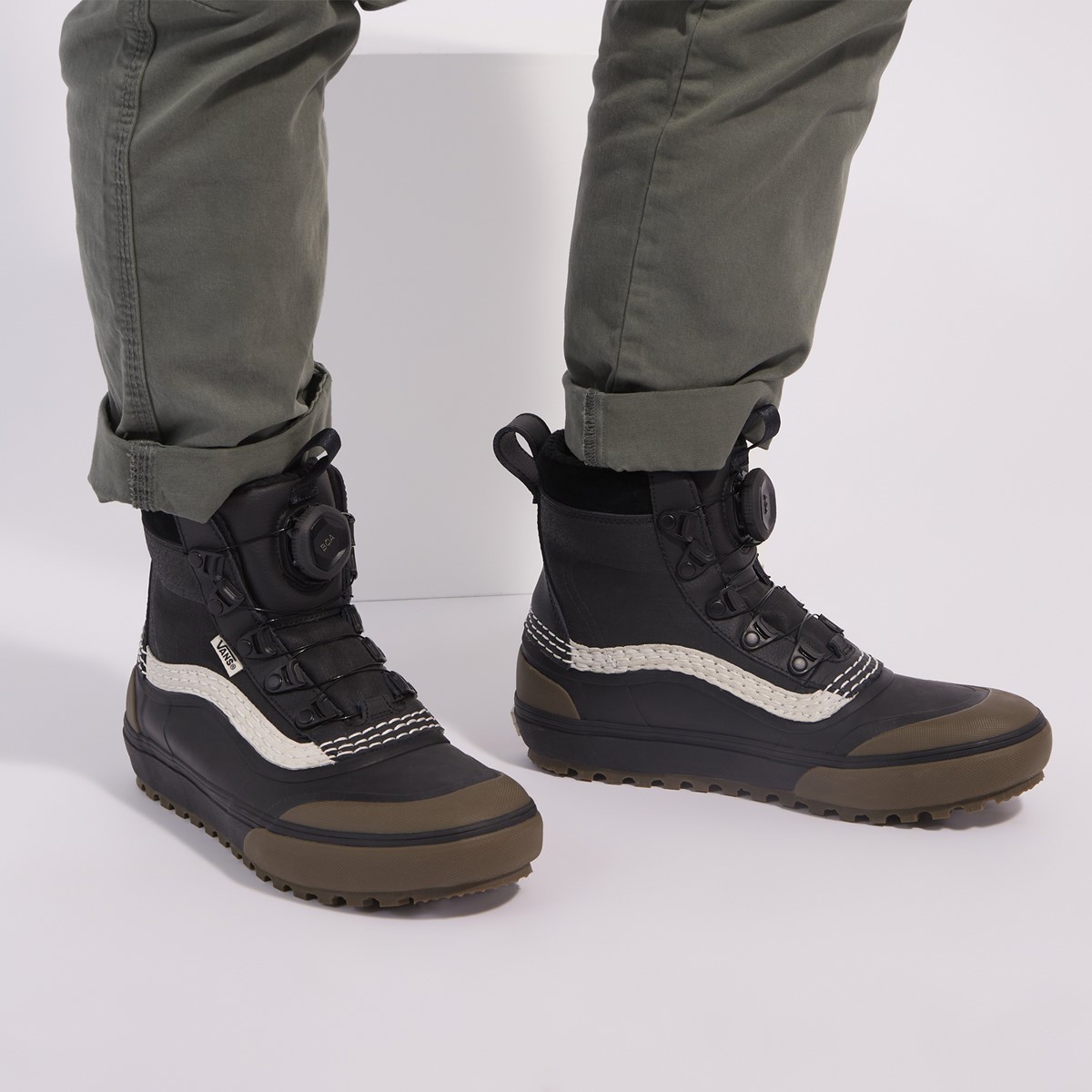 Men's Standard Mid Boa MTE Winter Boots in Black/Brown/White Little Burgundy