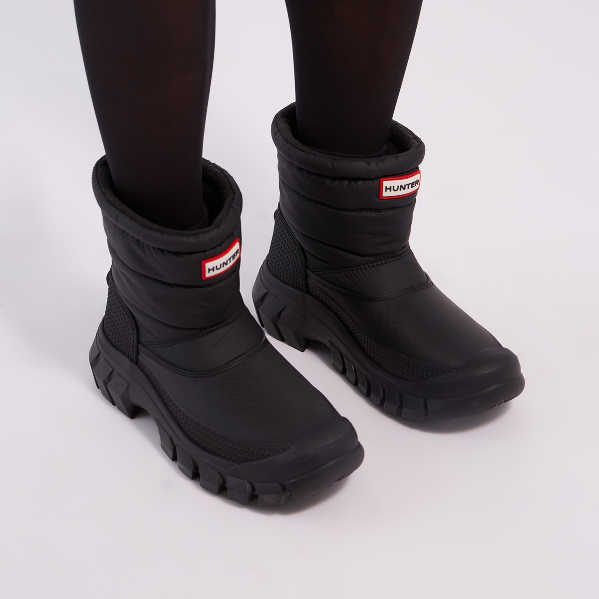 Women's Intreprid Insulated Short Nebula Winter Boots in Black