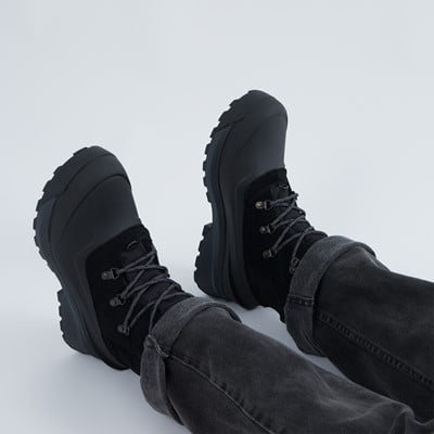 Men's Chilkat V Lace Winter Boots in Black Alternate View