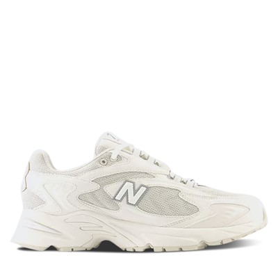 725V1 Sneakers in Off-White
