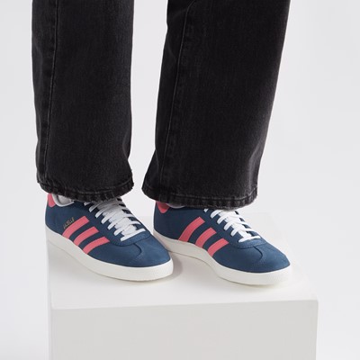 Little burgundy adidas clearance sneakers