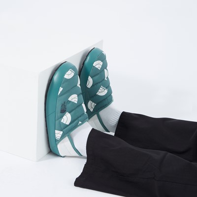 Mules Thermoball V Traction sauge et blanches pour femmes Alternate View