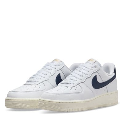 Baskets Air Force 1 '07 blanches et bleu marine pour femmes Alternate View