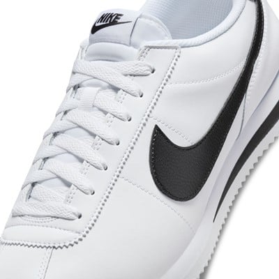 Nike cortez classic white black hotsell