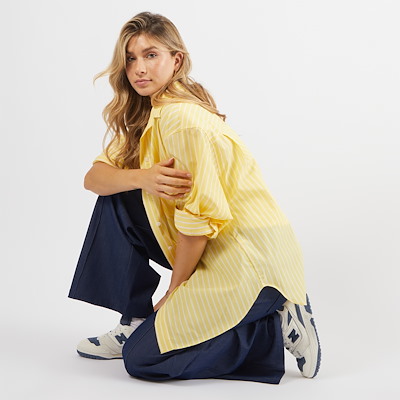 Alternate view of Women's BB550 Sneakers in White/Indigo