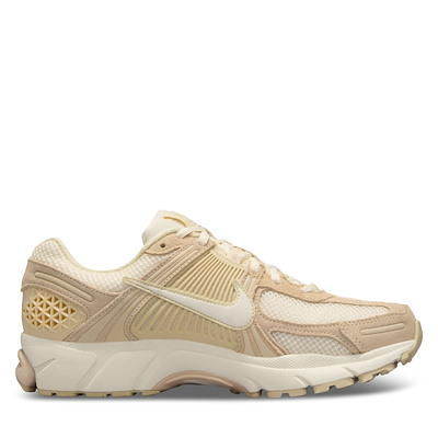 Baskets Zoom Vomero 5 beiges et blanc cassé pour femmes