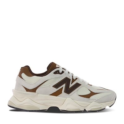 9060 Sneakers in Chalk/Brown