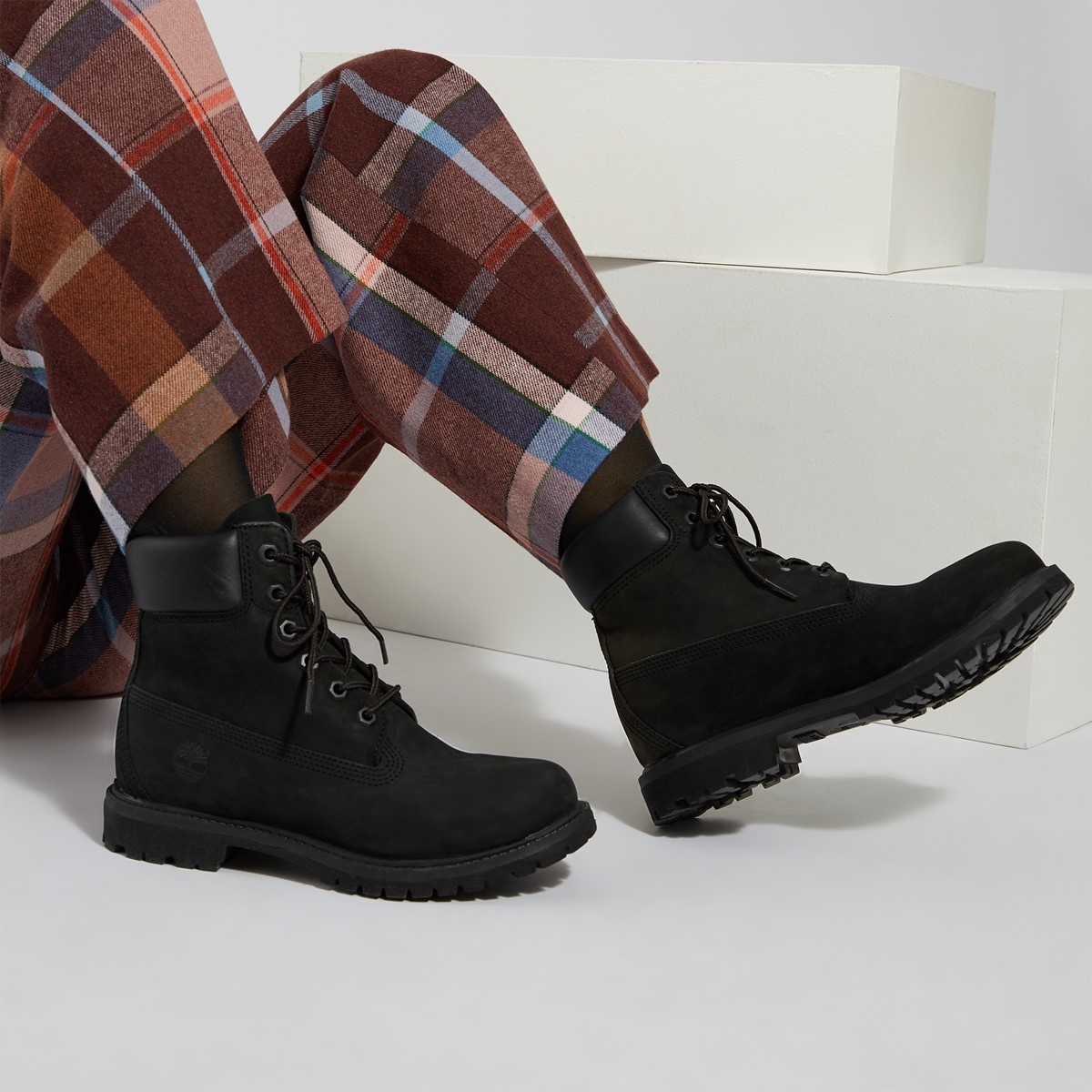 premium 6 inch boot for women in black
